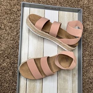 Light pink wedges Sandals